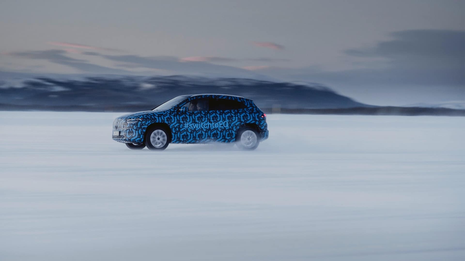 Mercedes-Benz EQA prototype during the winter test in Sweden.