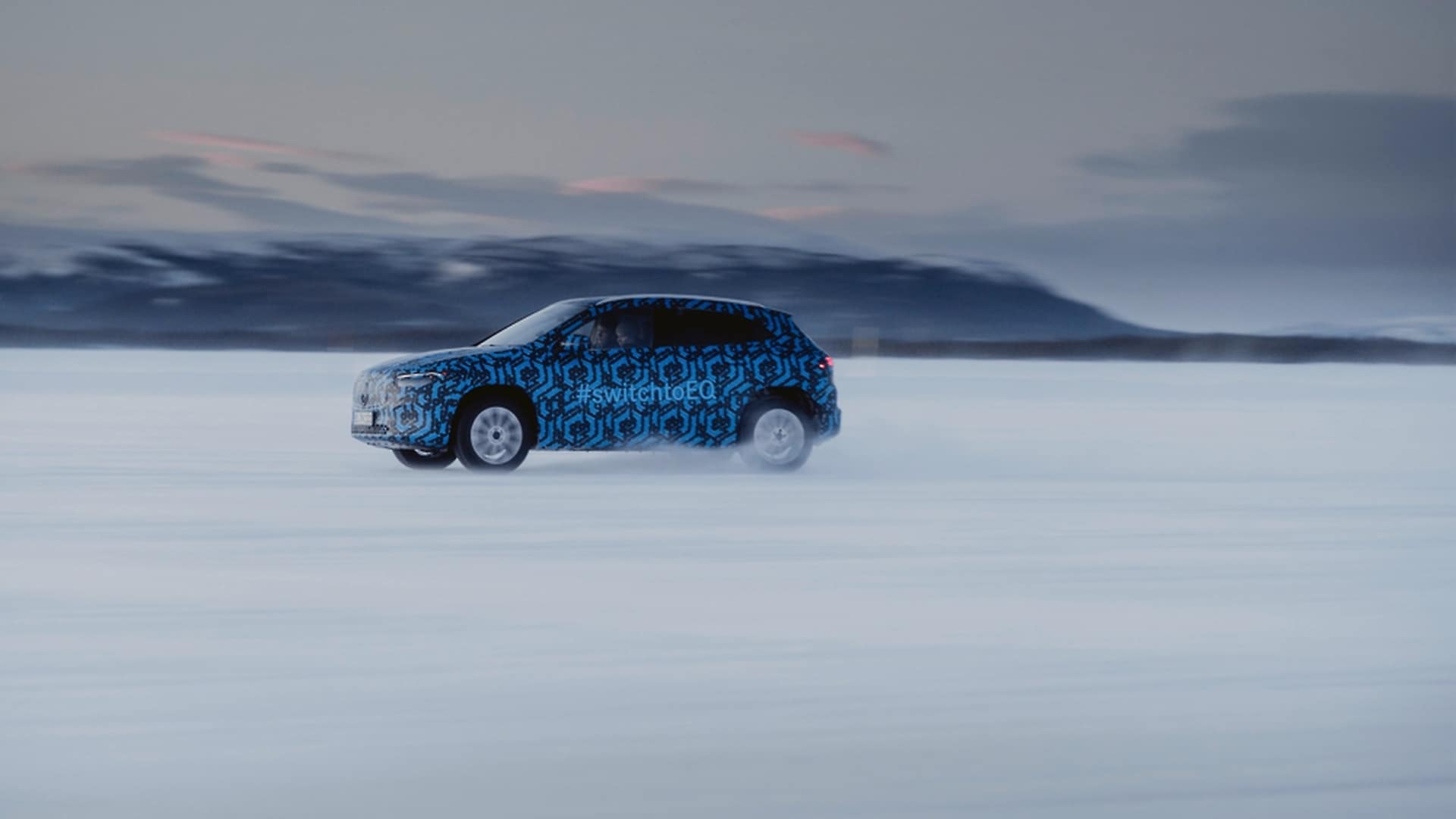 Mercedes-Benz EQA Prototyp auf Wintererprobung in Schweden.