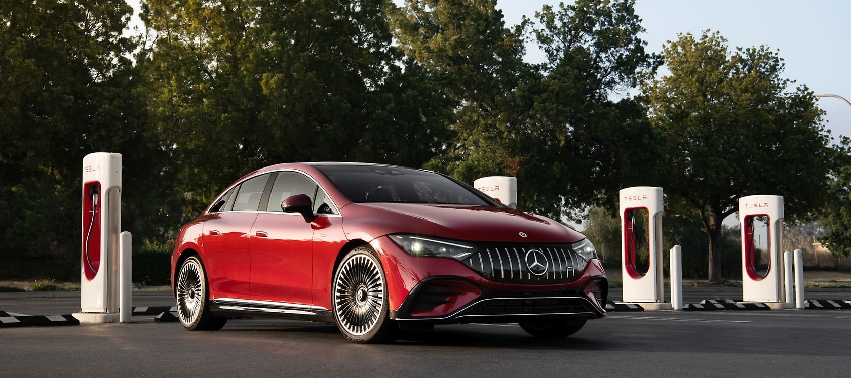 Mercedes-Benz drivers gain access to more than 12,000 Tesla Superchargers across North America beginning in 2024.