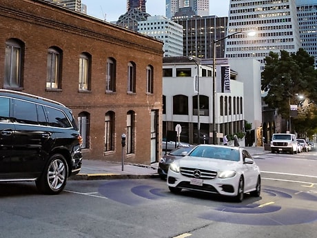 Car-to-X Communication.