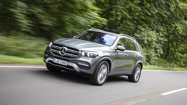 GLE 350 de 4MATIC (weighted fuel consumption 1,0-0,7 l/100 km, weighted CO₂ emissions 25-18 g/km, weighted power consumption 26.4-23.9 kWh/100 km)**.