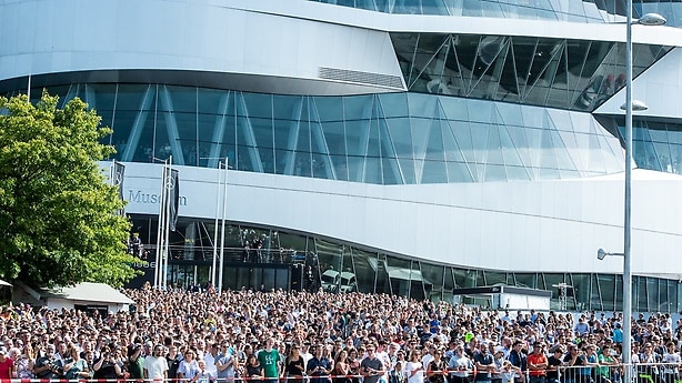 Around 12,500 spectators watched the first urban flight of the Volocopter in Europe at the Mercedes-Benz Museum in Stuttgart.
