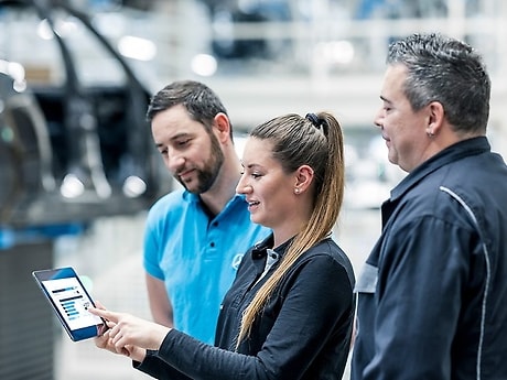 Mercedes-Benz testet ChatGPT im digitalen Ökosystem der Produktion.