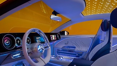 Mercedes-Benz Concept CLA Class: Die Ästhetik im geräumigen und luftigen Innenraum ist von äußerster Modernität geprägt