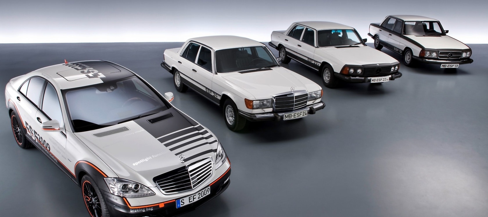 Mercedes-Benz Experimental Safety Vehicles ESV 2009 (2009), ESV 24 (1974), ESV 22a (1973), ESV 13 (1972) – l. to r.