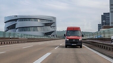 Mit nur einer Akkuladung und ohne Nachladen führte die Route vom Mercedes-Benz Museum in Stuttgart bis zum Flughafen München und wieder zurück.