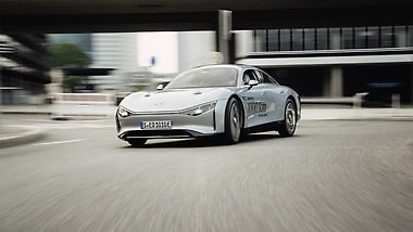 Der Mercedes-Benz VISION EQXX übertrifft mit einer weiteren Fahrt von über 1.000 Kilometern mit einer Batterieladung seinen eigenen Effizienzrekord im realen Verkehr.