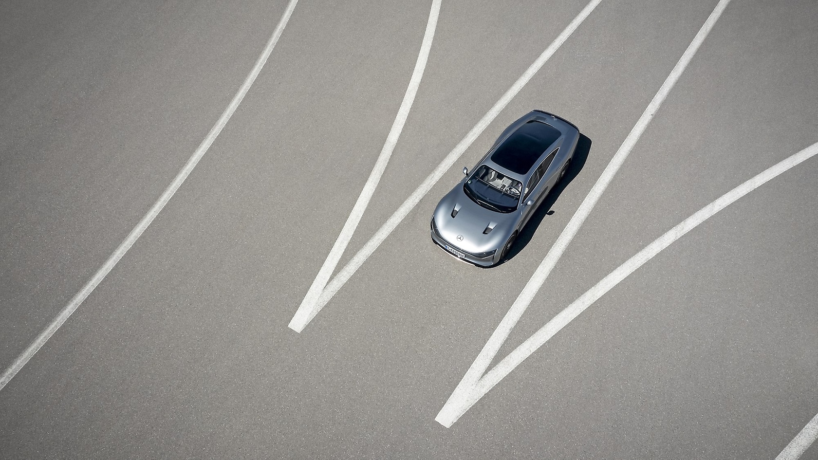 In nur 18 Monaten vom sprichwörtlichen weißen Blatt Papier auf die Straße. Der VISION EQXX ist Teil eines Technologieprogramms, das innovative Lösungen schneller als je zuvor zur Serienreife bringen kann.