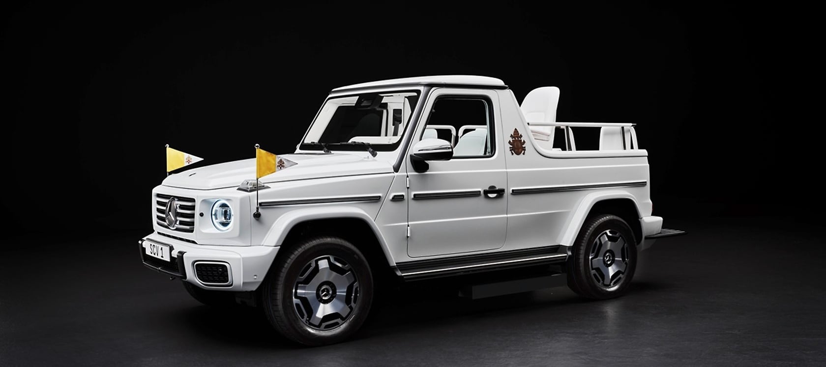 Mercedes-Benz CEO Ola Källenius and the team members involved personally handed over a handmade unique vehicle based on the new electric G-Class to Pope Francis in the Vatican today.