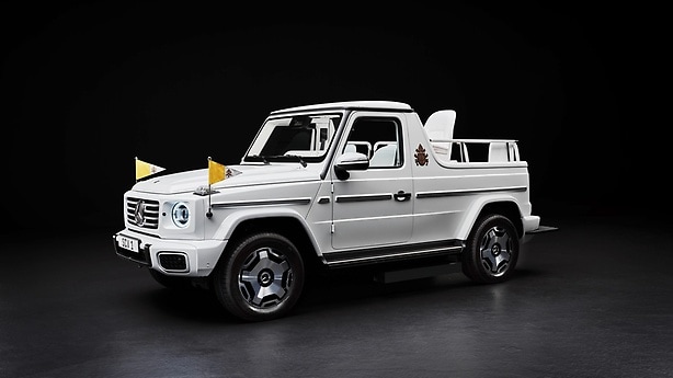 Mercedes-Benz CEO Ola Källenius and the team members involved personally handed over a handmade unique vehicle based on the new electric G-Class to Pope Francis in the Vatican today.