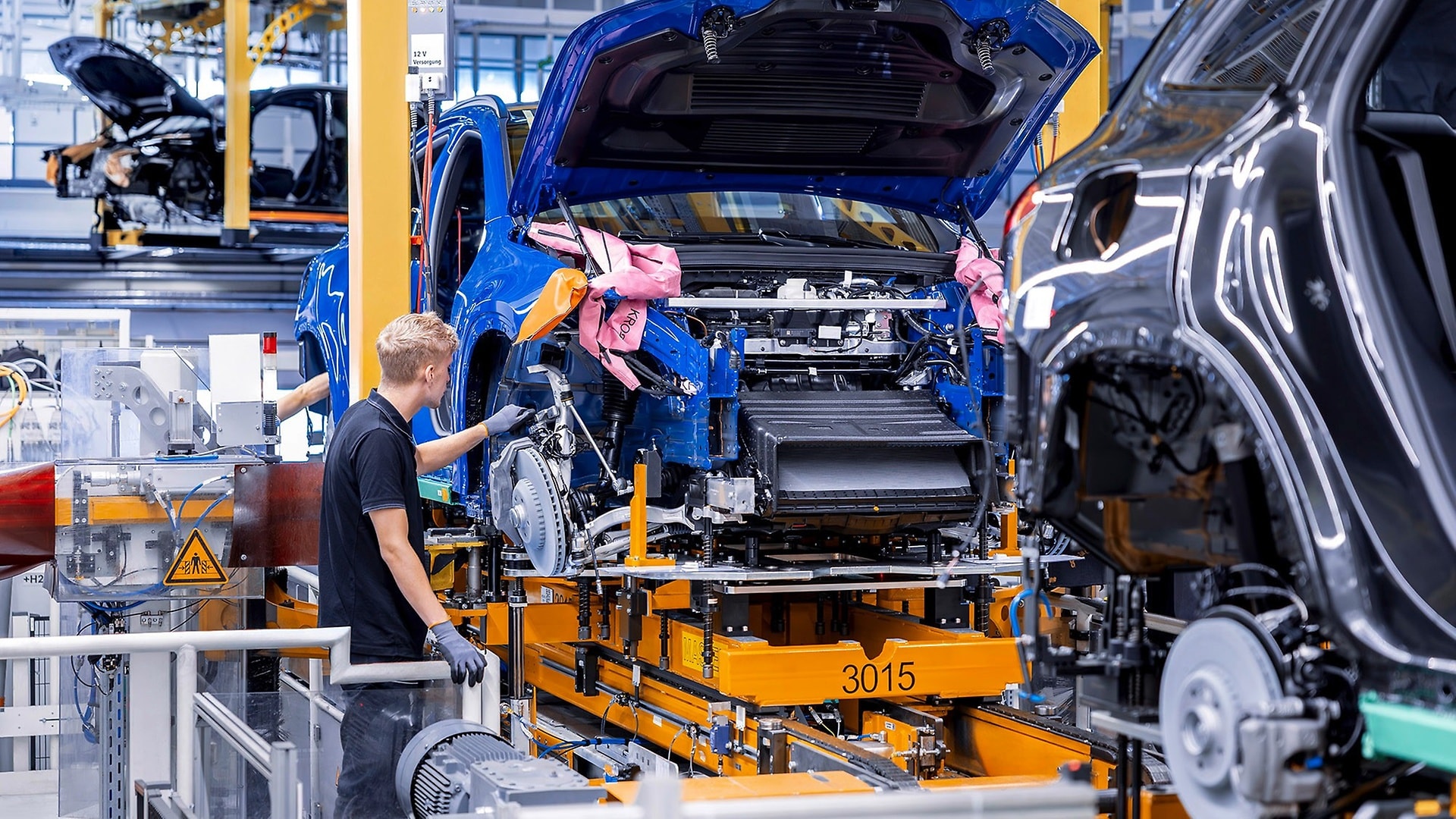 Mit „Next Level Production“ stellt Mercedes-Benz die Weichen für die kommende Modelloffensive: intelligent, flexibel, effizient, digital, nachhaltig und resilient.