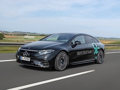 Genehmigt: Mercedes-Benz darf in Deutschland mit 95 km/h hochautomatisiert fahren.