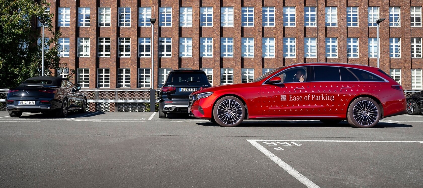 The vehicle searches for parking spaces.