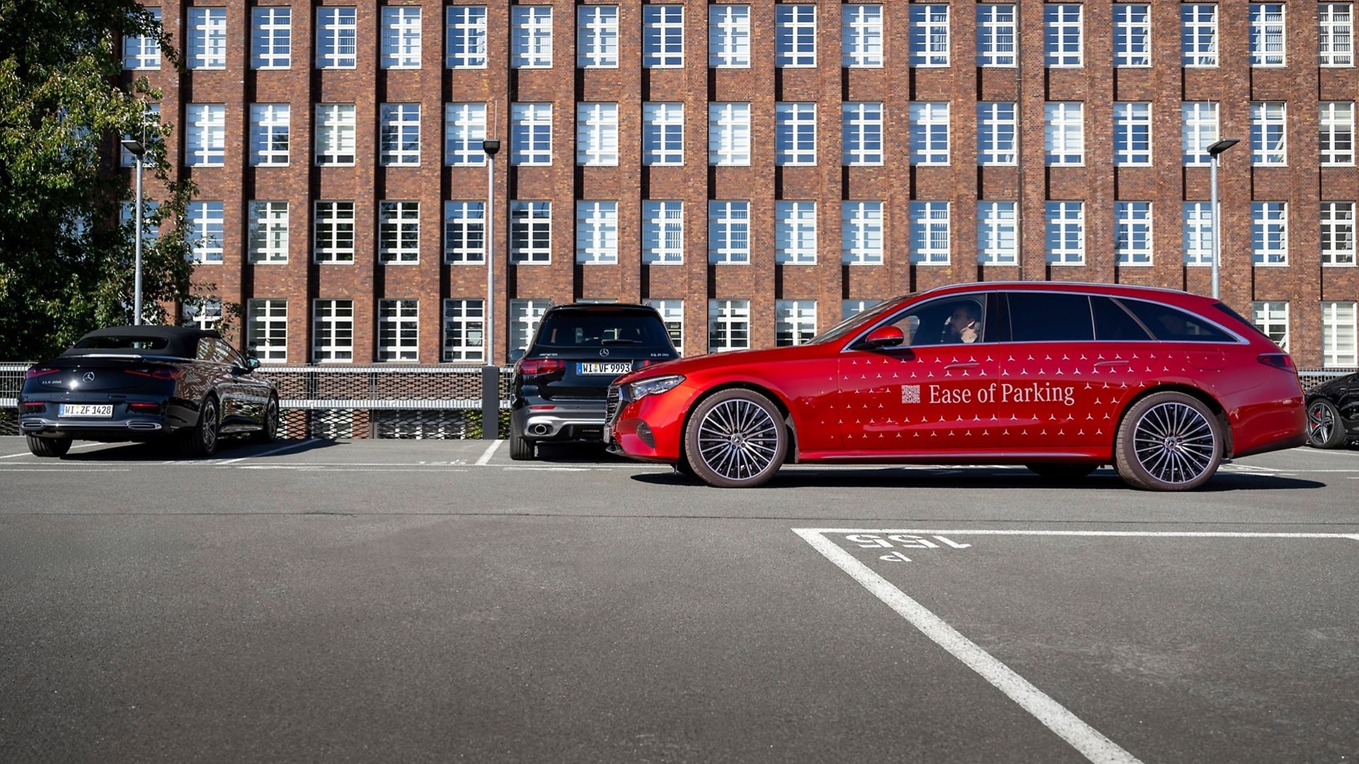 The vehicle searches for parking spaces.