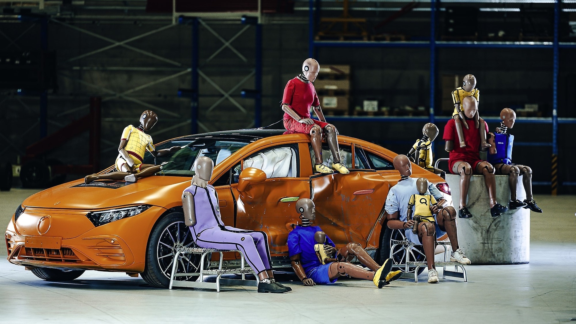 Mercedes-Benz uses more than 120 female and male dummies of around 20 different types in the crash tests.