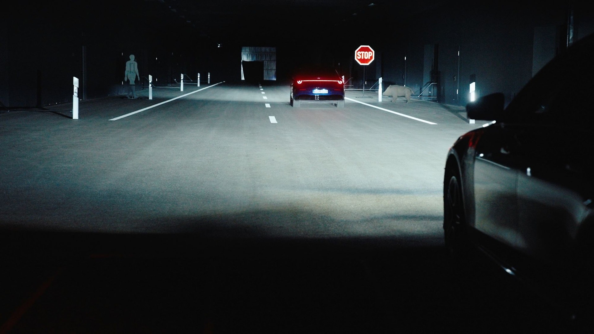 Gerade eröffnet: Modernste Lichtprüfanlage Europas mit realitätsgetreuem Landstraßen-Nachbau.