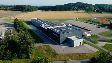 Die Lichttestanlage ist 135 Meter lang und gehört damit zu den größten Einrichtungen dieser Art in der Automobilindustrie.