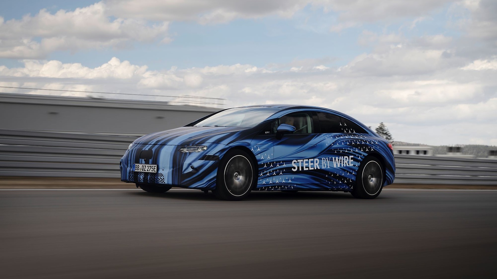Steer-by-wire becomes reality at Mercedes-Benz: a completely new steering experience combined with maximum safety.