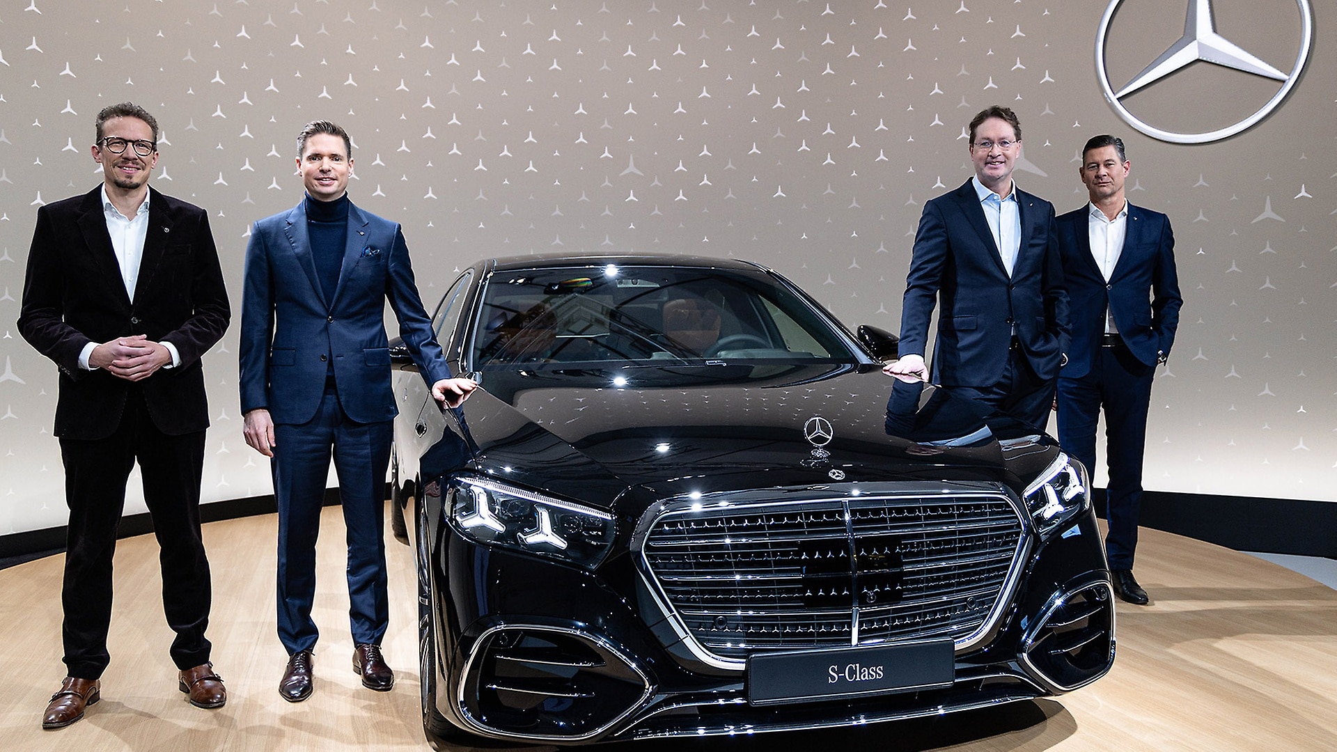 Mercedes-Benz Annual Results Conference (von links): Mathias Geisen, Oliver Thöne, Ola Källenius und Harald Wilhelm.