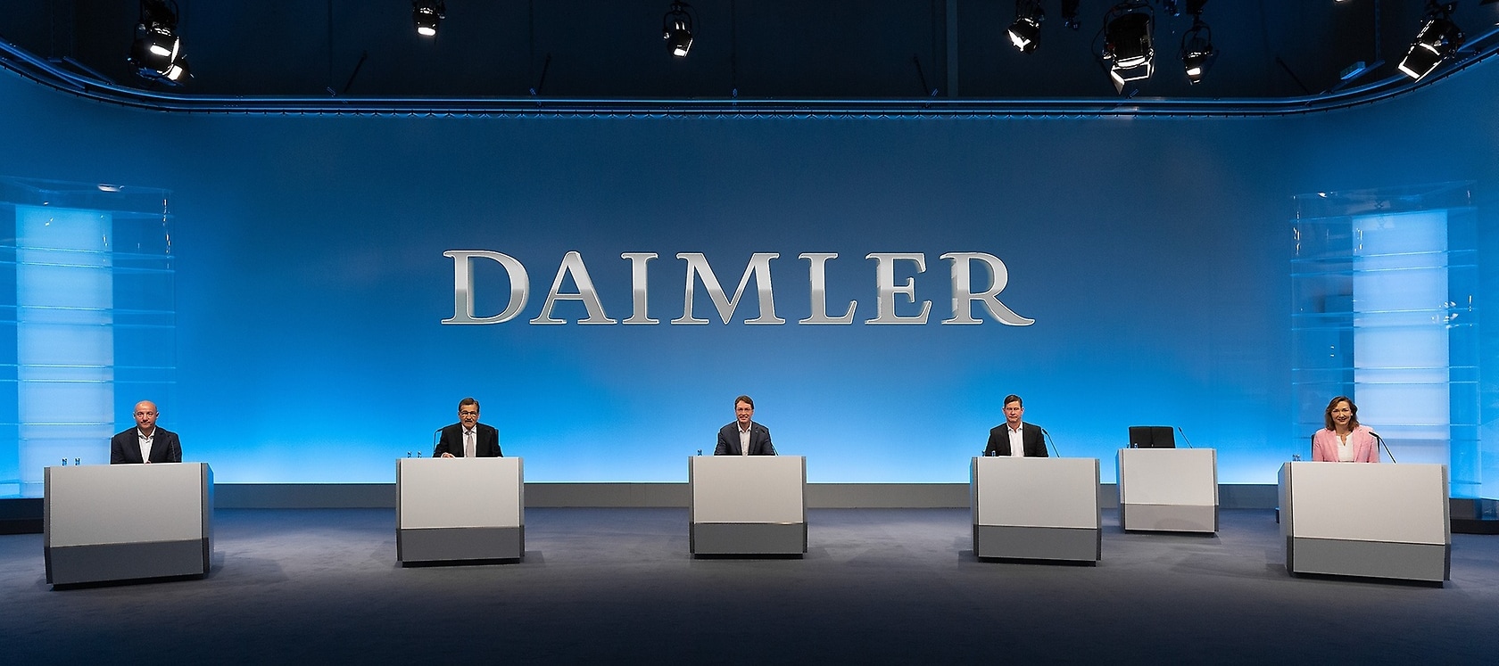 Virtuelle Hauptversammlung der Daimler AG am 08. Juli 2020: (von links nach rechts) Michael Brecht, stellvertretender Vorsitzender des Aufsichtsrates; Manfred Bischoff, Vorsitzender des Aufsichtsrates; Ola Källenius, Vorsitzender des Vorstands; Harald Wilhelm, Finanzvorstand; Re Renata Jungo Brüngger, Vorstand Integrität und Recht.