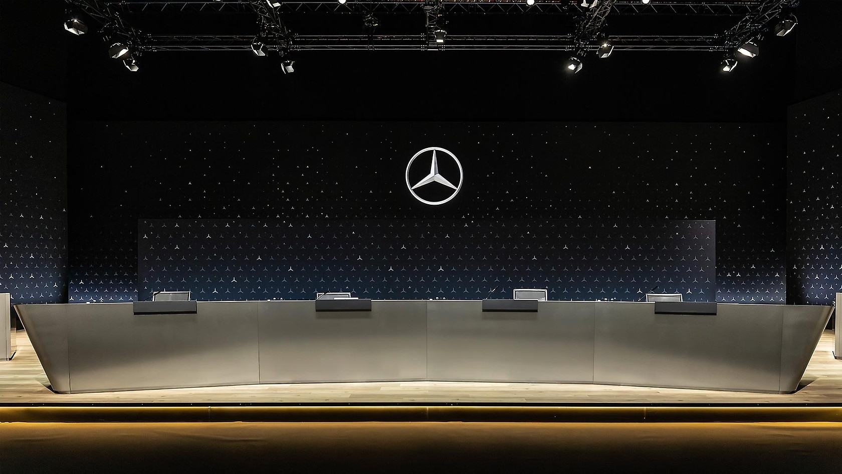 Mercedes-Benz Hauptversammlung.