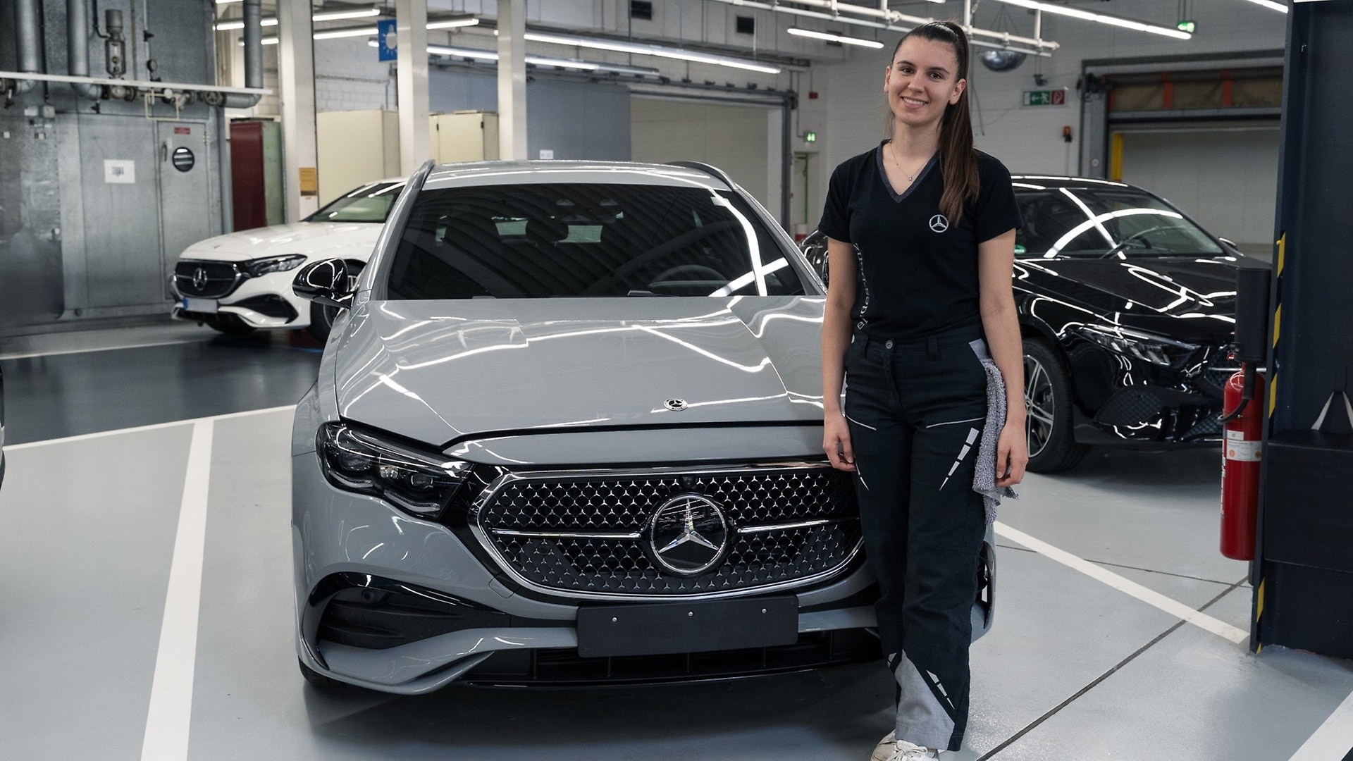 "I gain a lot of experience as a holiday worker at Mercedes-Benz and earn good money at the same time."