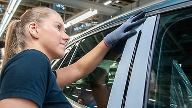 "Bei Mercedes-Benz kann ich als Ferienbeschäftigte viele Erfahrungen sammeln und gleichzeitig gutes Geld verdienen.“