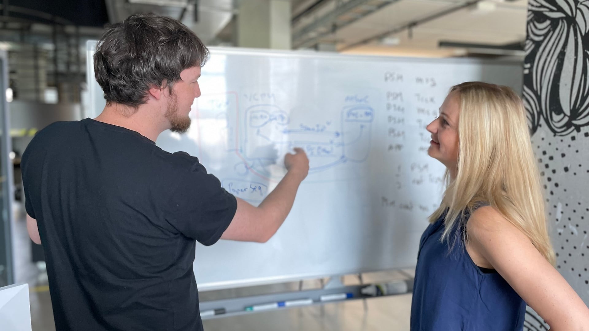 Whether in the home office or on site in the future Mercedes-Benz Digital Factory Campus - a good cooperation in the team is for Sandra Büchler crucial for the joy of the job.