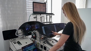 The central question that moves Maxi Vogel and her colleagues: How do we achieve the intuitive operation of Mercedes-Benz vehicles?