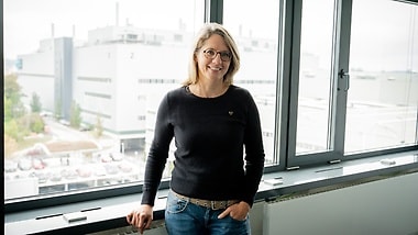 Mother with vision: Telse Tschamon leads a development team. Thanks to job tandem, she is also there for her little daughter.