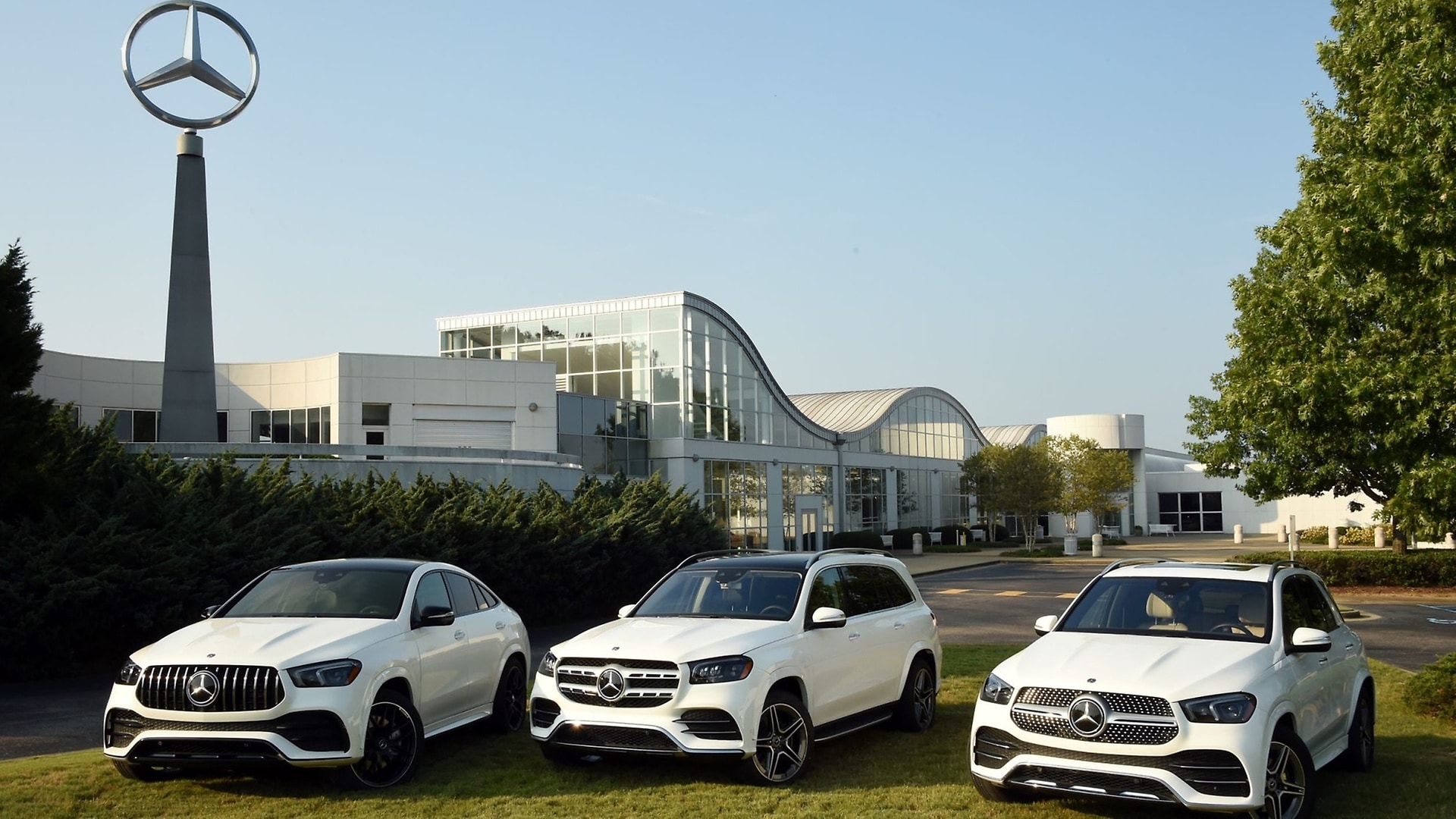 GLE 53 4M+ Coupé (320 kW/435 PS, 520 Nm; Kraftstoffverbrauch kombiniert 9,3 l/100 km, CO2-Emissionen kombiniert 212 g/km*)