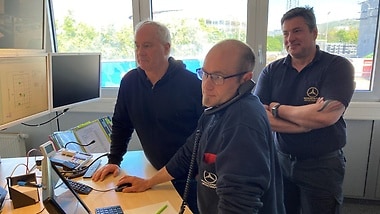 Sicherheitsleitstellen-Administrator Rüdiger Lipp, Disponent Jürgen Moll und Brandschutzexperte Lorenz Lessle (v.l.).