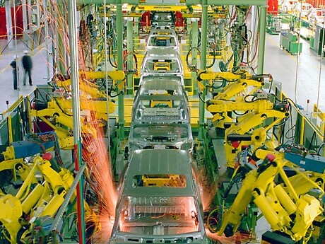 Since 1997, the M-Class (today's GLE) was produced here.
