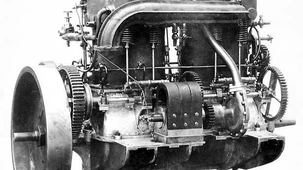 Hochleistungs-Vierzylindermotor des Mercedes 35 PS.