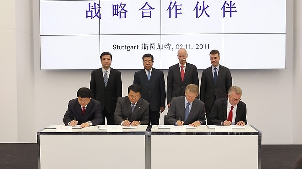 Strategischer Rahmenvertrag mit chinesischem Partner. Die Daimler AG und Beijing Automotive Industry Corporation (BAIC) unterzeichnen einen strategischen Rahmenvertrag. Im Joint Venture Beijing Benz Automotive Co., Ltd. (BBAC) werden umgerechnet insgesamt rund 2 Mrd. € investiert.