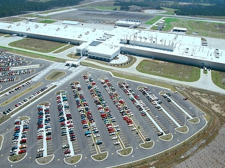 Eigens gebaut: Im neuen Werk in Tuscaloosa/Alabama entsteht ab 1997 die Mercedes-Benz M-Klasse.