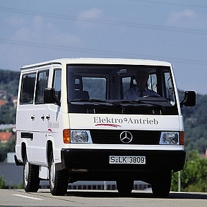  Mercedes-Benz Typ MB 100 Kleinbus mit Elektroantrieb, 1994. Die elektrischen Komponenten stammen von AEG.