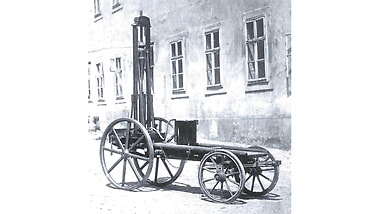 Erster Motorwagen von Siegfried Marcus, 1870. Die beiden Hinterräder des Wagens dienten zugleich als Schwungräder des atmosphärischen Motors.