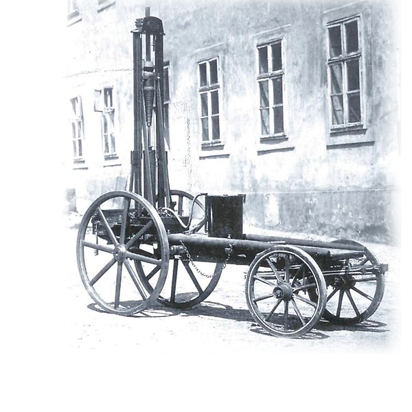 Erster Motorwagen von Siegfried Marcus, 1870. Die beiden Hinterräder des Wagens dienten zugleich als Schwungräder des atmosphärischen Motors.