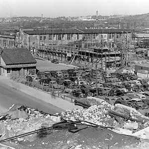 Das Reparaturwerk im kriegszerstörten Werk Untertürkheim im Jahre 1947.
