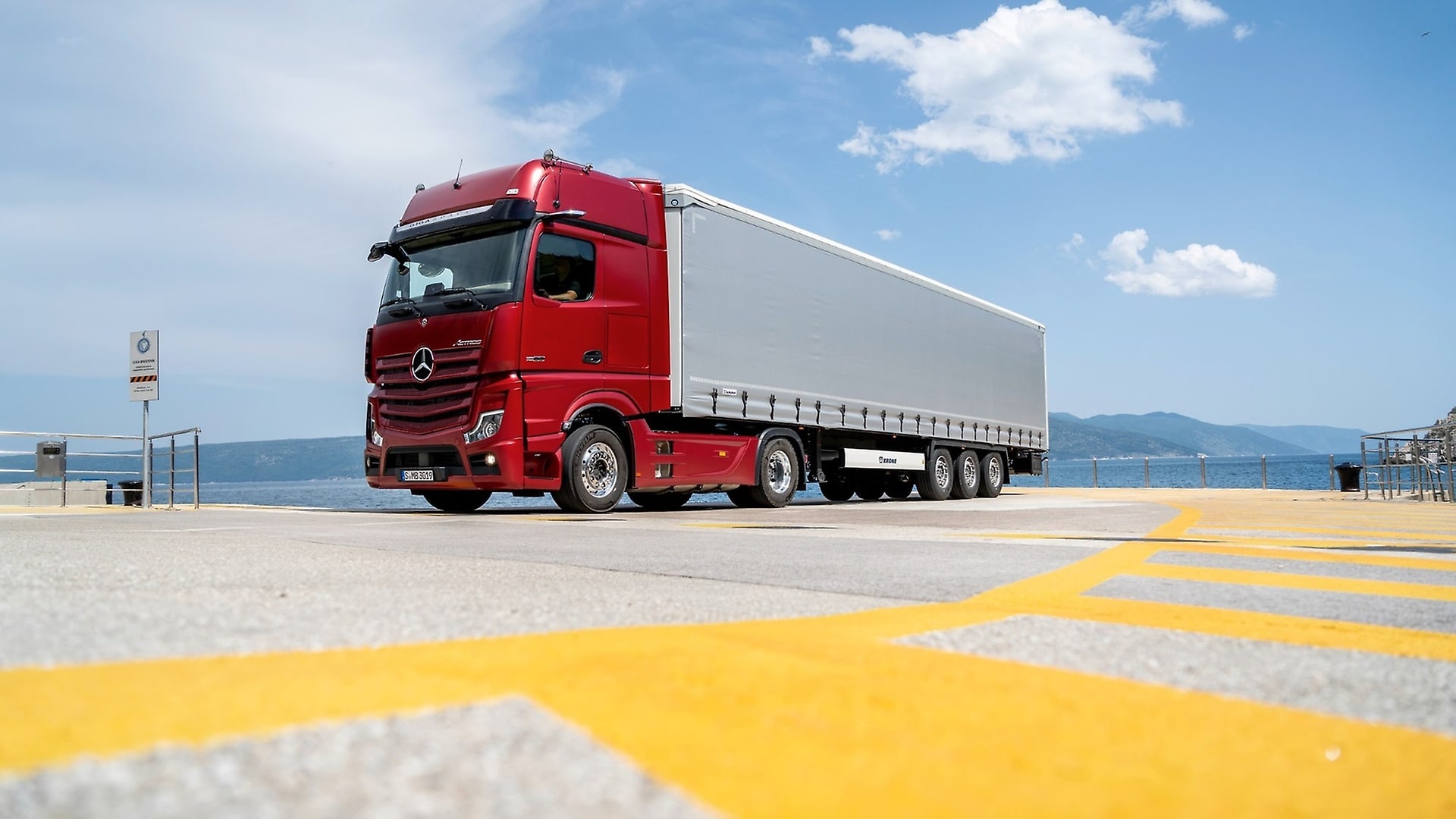 The new Mercedes-Benz Actros.