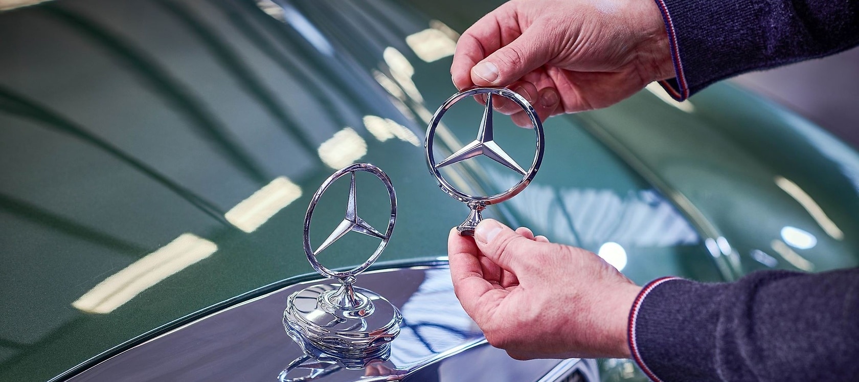 Mercedes-Benz Classic Original-Teile: Mercedes Stern für die Baureihe 111.