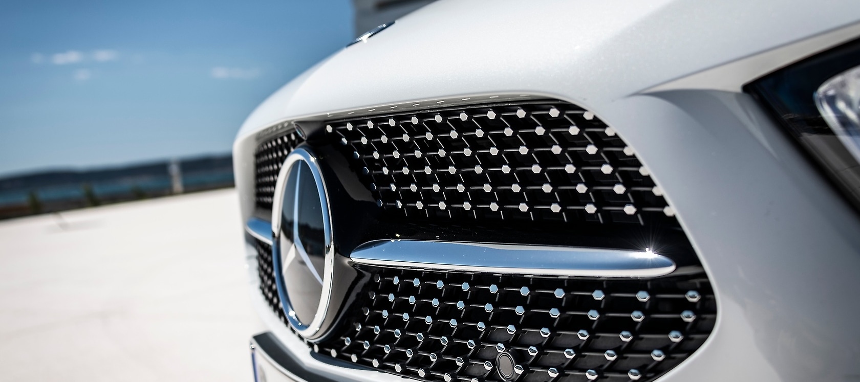 Mercedes-Benz grill