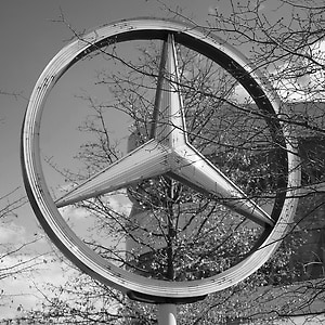Mercedes-Benz star and museum - BB