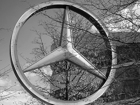 Mercedes-Benz star and museum - BB