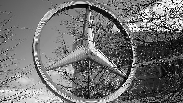 Mercedes-Benz Stern und Museum - SW