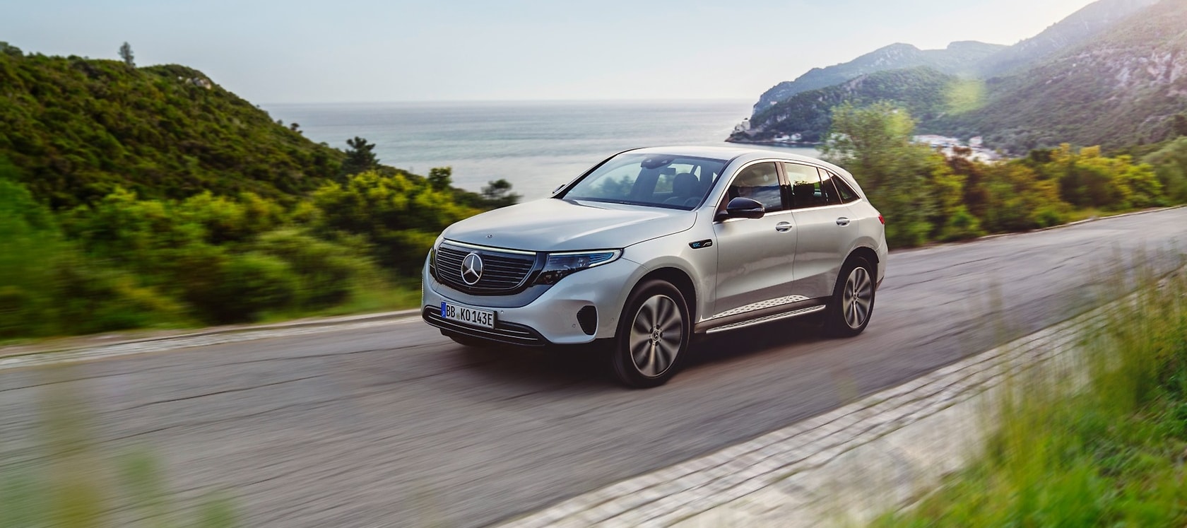 Mercedes-Benz EQC (combined electric energy consumption: 21.3 - 20.2 kWh/100 km; combined CO2 emissions: 0 g/km*)