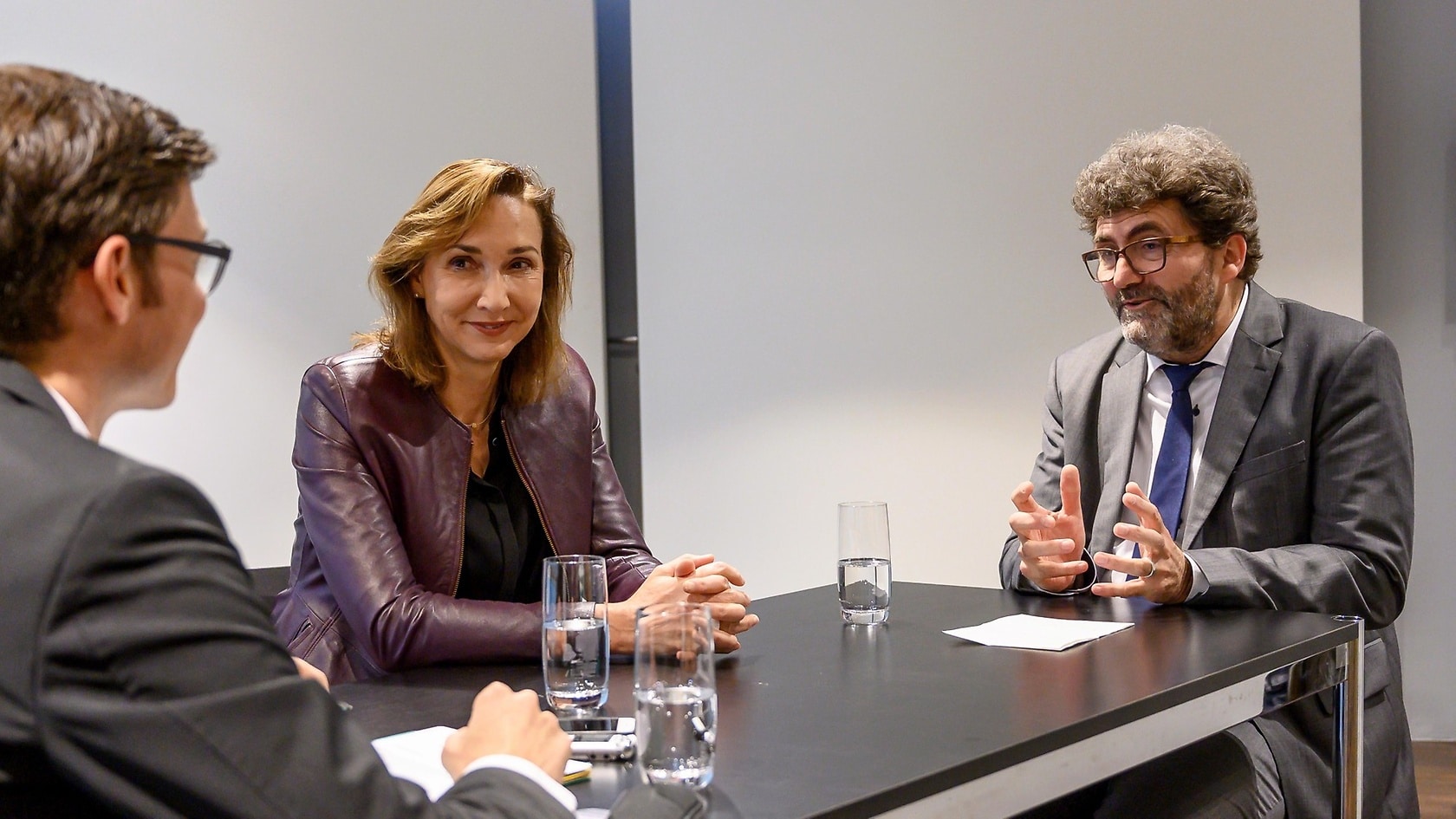 Renata Jungo Brüngger, member of the Board of Management of Daimler AG and Mercedes-Benz AG responsible for Integrity and Legal Affairs, and Michael Windfuhr from the German Institute for Human Rights