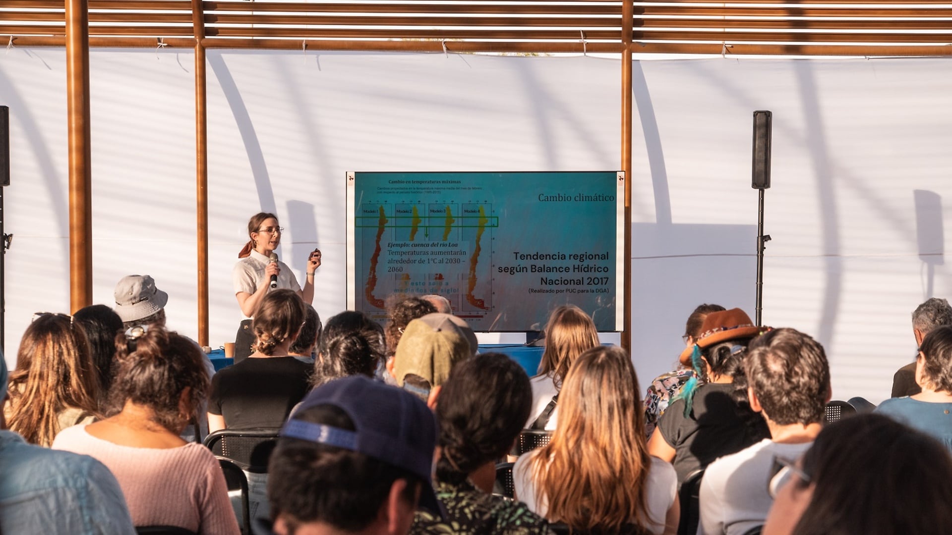 Representatives of the University of Massachusetts Amherst spoke at a public seminar in San Pedro on the “Sustainability of lithium mining: monitoring and environmental challenges under climate change scenarios” - March 12, 2024 (Photo: GIZ).