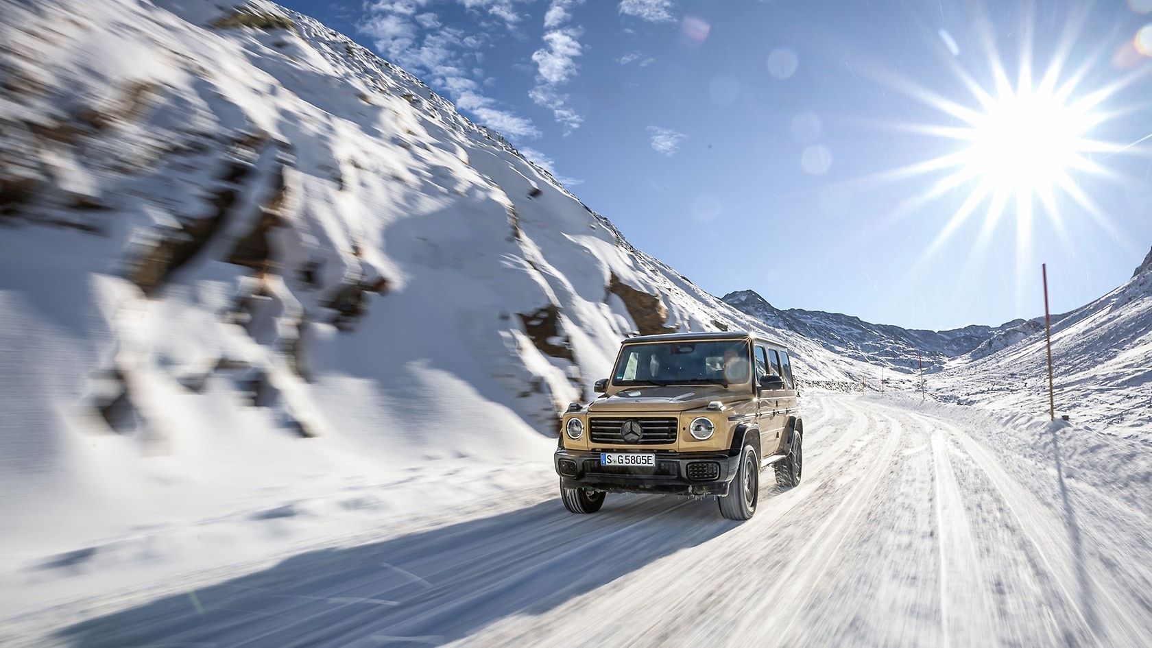 Mercedes-Benz G 580 with EQ Technology (Energy consumption combined: 30.3–27.7 kWh/100 km, CO₂ emissions combined: 0 g/km, CO₂ class: A).